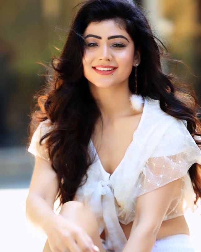 Soniya Bansal Latest Instagram Pics